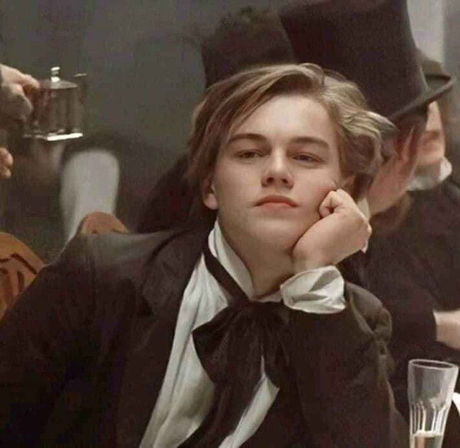 Nam thần &quot;Titanic&quot; một thời, Leonardo DiCaprio gây sốc bởi thân hình xập xệ - Ảnh 1.