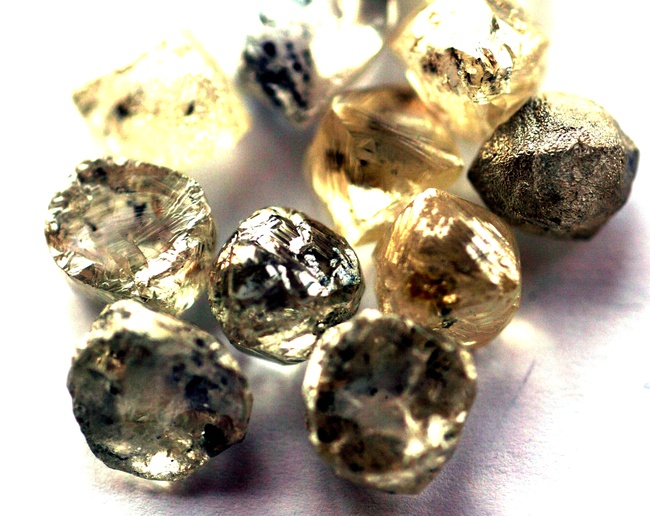 Viên kim cương hồng quý giá đắt nhất từ trước đến nay - Ảnh 4.