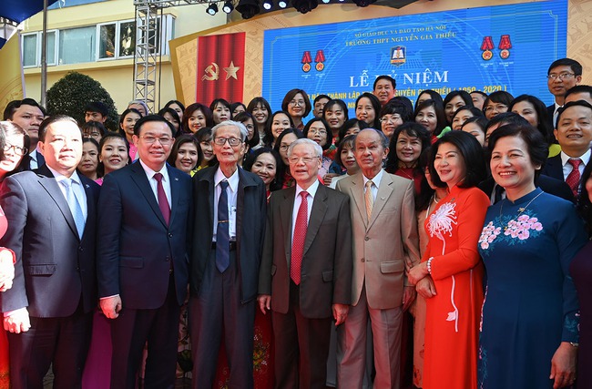 Tổng Bí thư, Chủ tịch nước Nguyễn Phú Trọng về thăm trường cũ Nguyễn Gia Thiều - Ảnh 4.