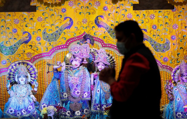 Ngắm những bức ảnh tuyệt đẹp về lễ hội Ánh sáng Diwali của người Ấn độ trên thế giới - Ảnh 12.