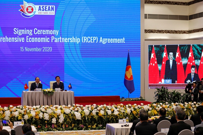Châu Á-Thái Bình dương ký kết RCEP: Mỹ lo ngại bị bỏ lại phía sau   - Ảnh 1.