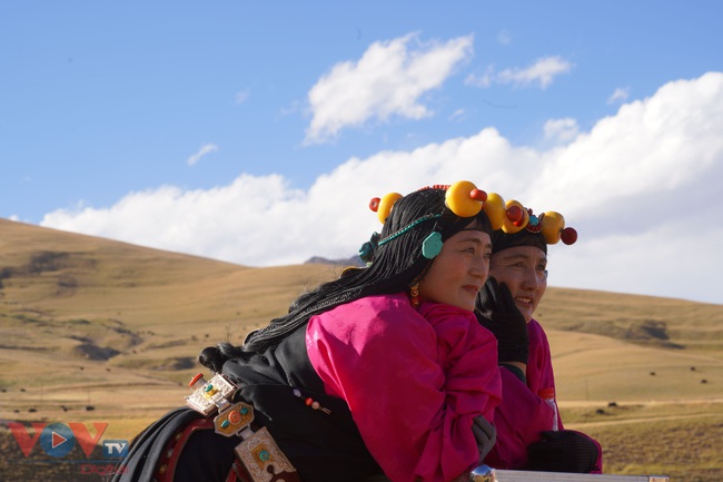 Những bộ trang phục truyền thống luôn là niềm tự hào của người Tạng