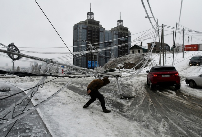 Cảnh tượng độc đáo khi Vladivostok (Nga) bị biến thành thành phố băng - Ảnh 6.