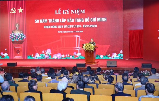 Đại diện Bảo tàng Hồ Chí Minh - Chi nhánh Đồng bằng sông Cửu Long phát biểu tại buổi lễ. Ảnh: Hoàng Hiếu/TTXVN