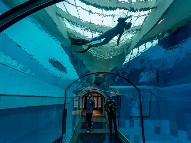 Ba Lan khai trương bể lặn sâu nhất thế giới - Ảnh 1.