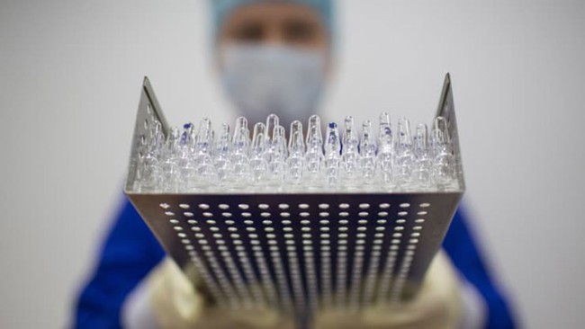 Nga chuẩn bị sản xuất 1 tỉ liều vaccine Covid-19, giá chỉ khoảng hơn 200.000 đồng/liều - Ảnh 1.