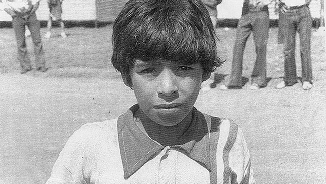 60 năm cuộc đời của Cậu Bé Vàng Maradona - Ảnh 1.