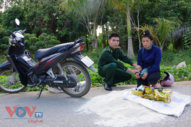 Bắt cô gái 9X ở Điện Biên vận chuyển trái phép 6kg ma tuý đá - Ảnh 1.