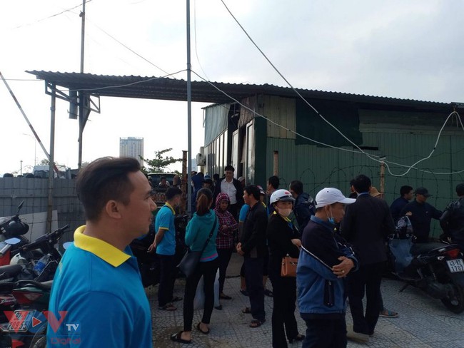 Hơn 100 tài xế, nhân viên, phụ xe các tuyến xe buýt Đà Nẵng ngưng việc tập trung đòi nợ lương và các chế độ khác