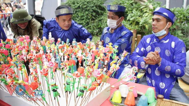 Lễ hội văn hóa dân gian 2020 thu hút đông đảo người dân Hà Nội dịp cuối tuần - Ảnh 4.