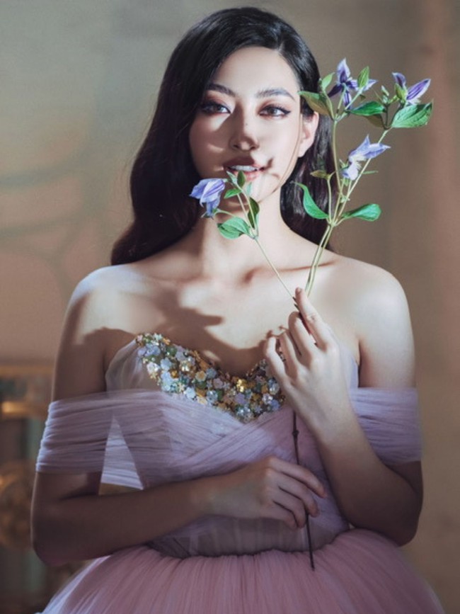 Hoa hậu Lương Thùy Linh tung bộ ảnh thời trang “chất phát ngất” khẳng định thần thái Miss World Việt Nam đầu tiên - Ảnh 13.
