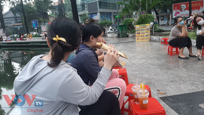 Bánh tráng nướng - “Pizza đường phố” Sài Gòn - Ảnh 6.