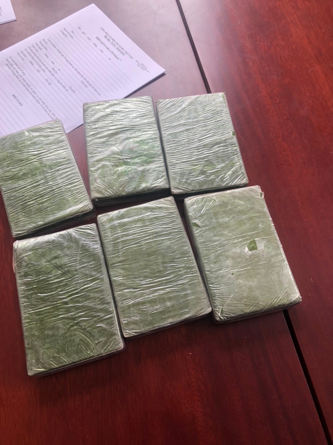 Bắt 2 đối tượng vận chuyển 6 bánh heroin từ Điện Biên về Hải Phòng - Ảnh 2.
