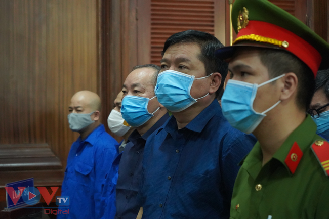 Cựu Bộ trưởng Đinh La Thăng nhận thêm 10 năm tù, Đinh Ngọc Hệ lĩnh án Chung thân - Ảnh 2.