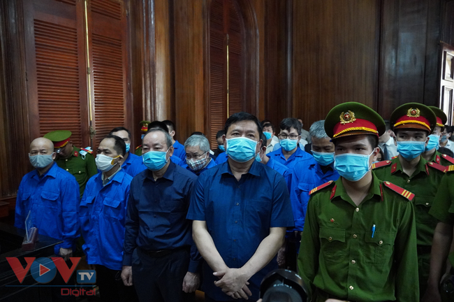 Cựu Bộ trưởng Đinh La Thăng nhận thêm 10 năm tù, Đinh Ngọc Hệ lĩnh án Chung thân - Ảnh 4.