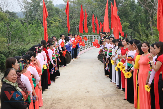 Bàn giao đưa vào sử dụng cầu dân sinh tại huyện Thạch Thành - Ảnh 2.
