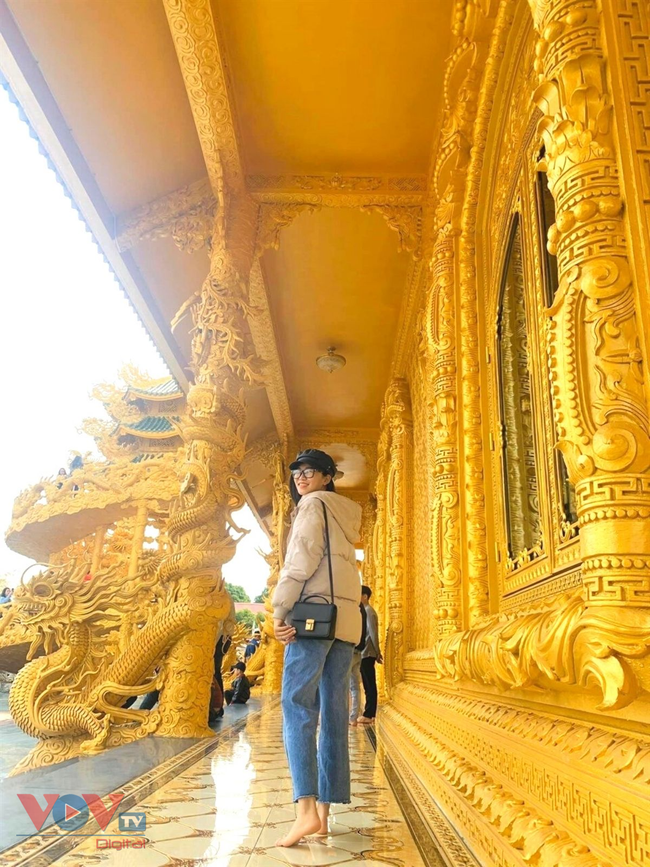 Chùa Phúc Lâm, Hưng Yên: Ngôi chùa dát vàng được mệnh danh là &quot;Thái Lan thu nhỏ&quot; - Ảnh 4.