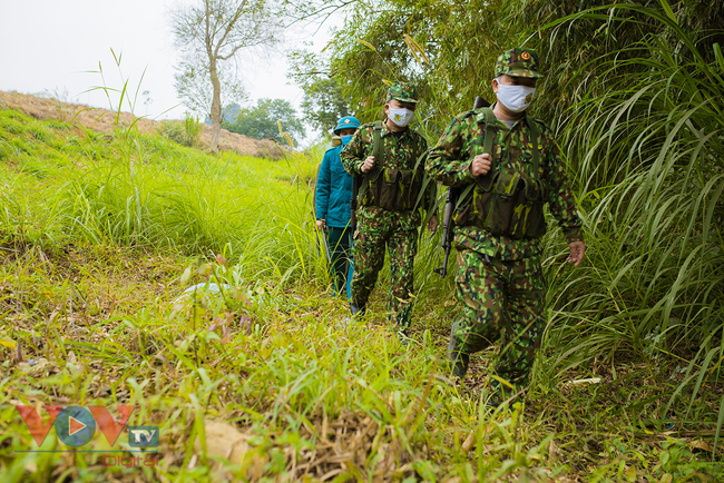 Bộ đội biên phòng Bản Lầu, Lào Cai căng mình chống dịch ngày đầu năm mới 2021 - Ảnh 11.