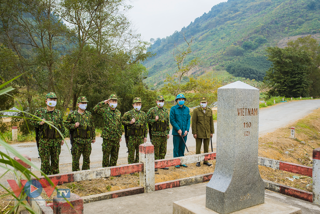 Bộ đội biên phòng Bản Lầu, Lào Cai căng mình chống dịch ngày đầu năm mới 2021 - Ảnh 15.