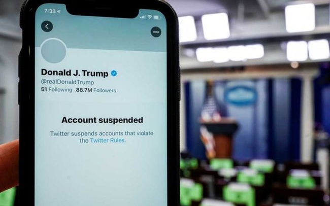 Sau tài khoản cá nhân, Twitter tiếp tục khóa vĩnh viễn tài khoản chiến dịch của ông Trump - Ảnh 1.
