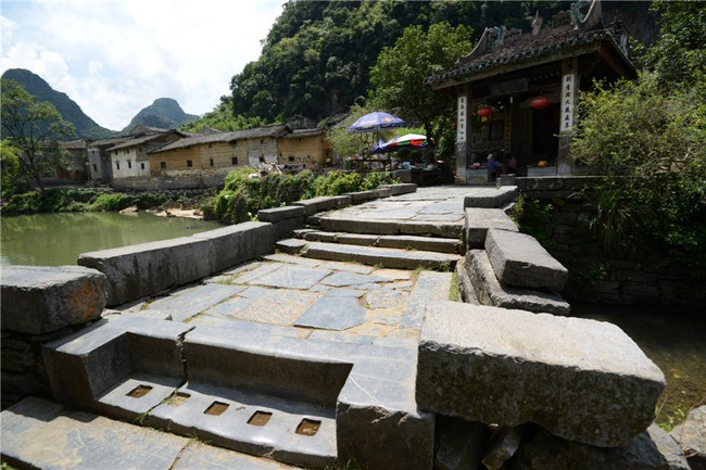 Ngôi trấn cổ nghìn năm êm đềm ở miền nam Trung Quốc  - Ảnh 7.