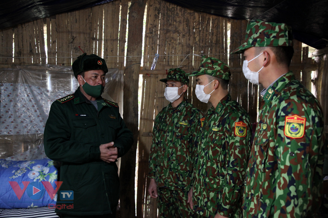 Bộ đội biên phòng Lai Châu căng mình tuần tra trong giá lạnh - Ảnh 5.