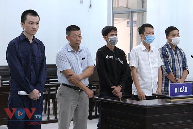 Trả hồ sơ vụ 3 cựu công an giúp người Trung Quốc làm hộ khẩu, Chứng minh Nhân dân Việt Nam - Ảnh 1.