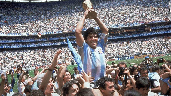 Maradona, người đã phá lằn ranh sinh tử của nhân gian - Ảnh 4.