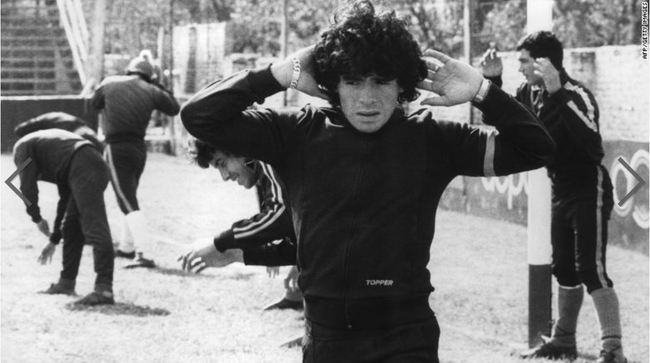 Maradona, người đã phá lằn ranh sinh tử của nhân gian - Ảnh 2.