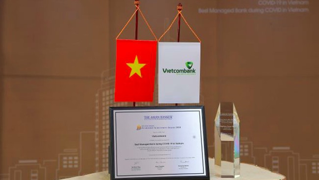 The Asian Banker bình chọn và trao tặng Vietcombank danh hiệu Ngân hàng được quản trị tốt nhất và Lãnh đạo xuất sắc trong ứng phó với đại dịch COVID-19 - Ảnh 2.