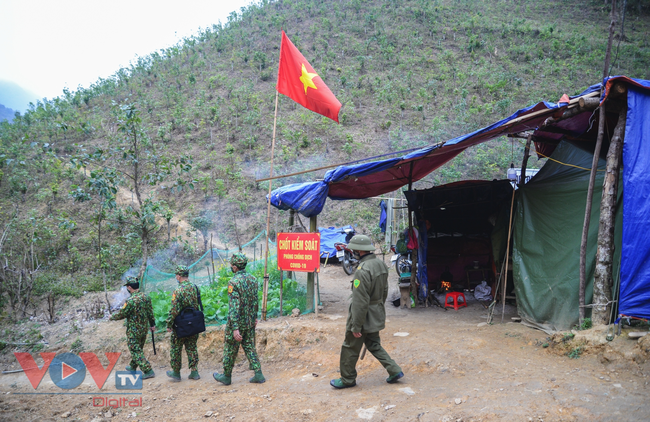 Bộ đội biên phòng Cao Bằng tăng cường an ninh trật tự, ngăn chặn xuất nhập cảnh trái phép - Ảnh 4.