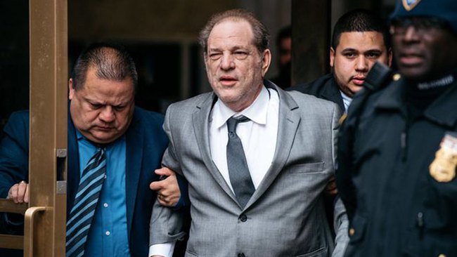 Harvey Weinstein bồi thường 17,1 triệu USD cho những nạn nhân bị mình cưỡng bức - Ảnh 1.