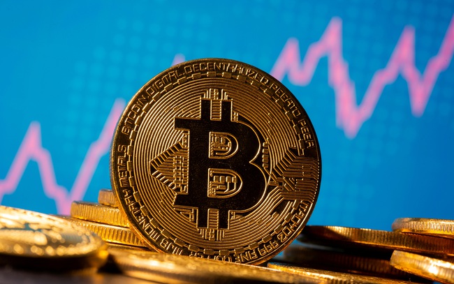 Giá đồng Bitcoin vượt 33.000 USD, lập kỷ lục mới - Ảnh 1.