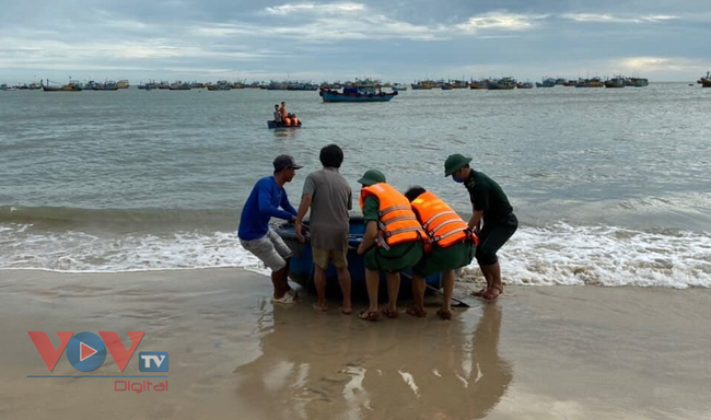 Bình Thuận: Tìm được thi thể nạn nhân thứ 2 bị sóng cuốn trôi khi tắm biển tại Kê Gà - Ảnh 2.