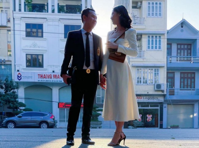 Hậu 'đường ai nấy đi', chồng cũ Lệ Quyên hẹn hò thí sinh Hoa hậu Việt Nam 2020 Cẩm Đan, kém nhau tận 27 tuổi - Ảnh 2.