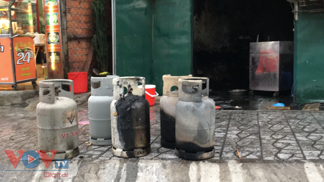 Lâm Đồng: Hỏa hoạn thiêu rụi một quán cơm do bất cẩn khi thay bình gas - Ảnh 1.