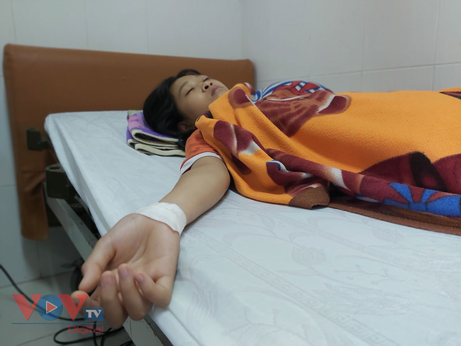 Vụ nữ sinh bị đánh sau va chạm giao thông ở Tây Ninh: Gia đình nạn nhân gửi đơn khiếu nại - Ảnh 1.