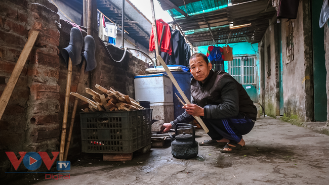 Cuộc sống người dân khu &quot;ổ chuột&quot; xập xệ nhất nhì Hà Nội trong những ngày giá rét đỉnh điểm - Ảnh 8.