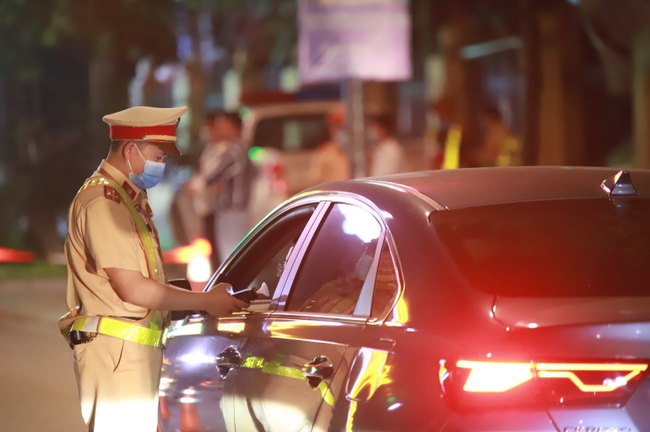 Cảnh sát giao thông sẽ xử lý nghiêm vi phạm nồng độ cồn và đua xe trái phép sau giãn cách - Ảnh 2.