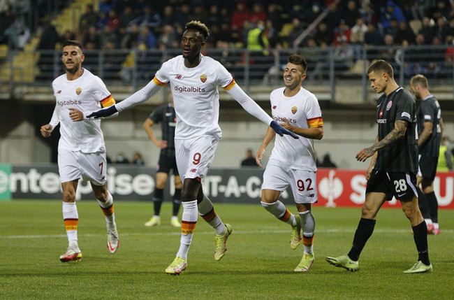 Kết quả Zorya 0-3 Roma: Roma xây chắc ngôi đầu bảng C - Ảnh 1.