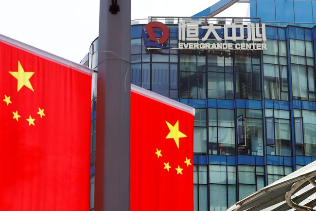 Tập đoàn Evergrande (Trung Quốc) tạm dừng giao dịch cổ phiếu trên sàn chứng khoán Hong Kong  - Ảnh 1.