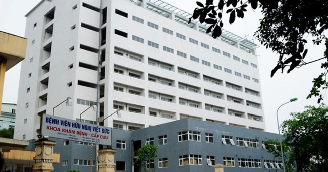 Bệnh viện Hữu nghị Việt Đức đề nghị chuyển bệnh nhân sang 3 bệnh viện của Trung ương và Hà Nội - Ảnh 1.