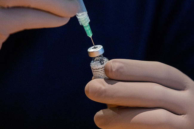Pfizer xin cấp phép sử dụng khẩn cấp vaccine ngừa Covid-19 cho trẻ em từ 5 tới 11 tuổi - Ảnh 1.