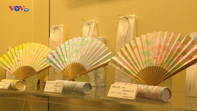 Những Nét Đẹp Vùng Kansai Nhật Bản: Cửa hàng quạt Miyawaki Baisenan - Ảnh 8.