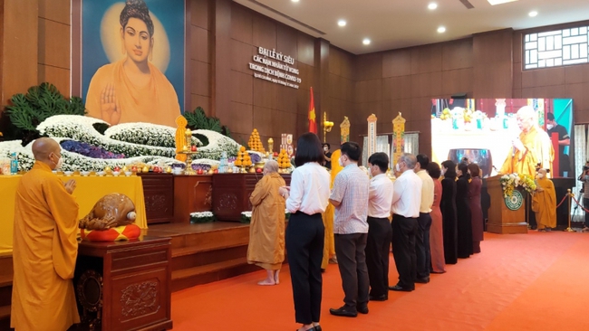 Giáo hội Phật giáo Việt Nam TP.HCM tổ chức Đại lễ kỳ siêu cho các nạn nhân mất vì COVID-19 - Ảnh 4.