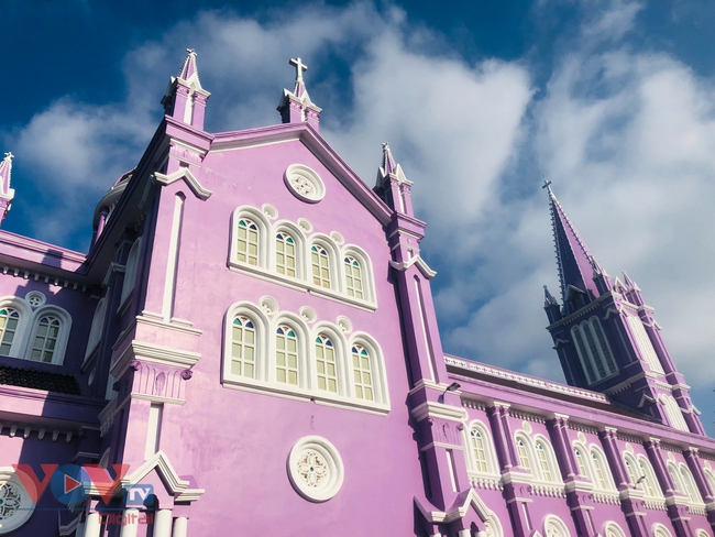 Ghé thăm nhà thờ màu tím ở miền tây Nghệ An - Ảnh 7.
