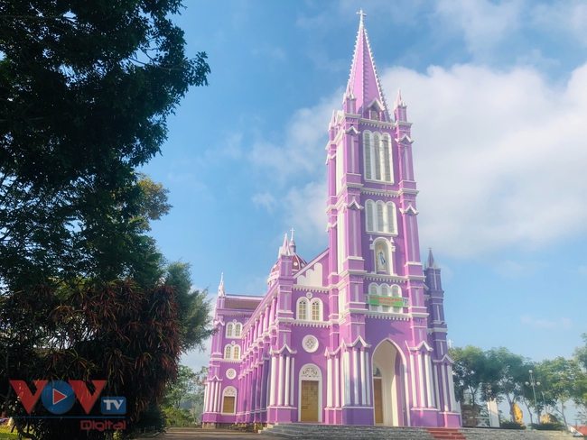 Ghé thăm nhà thờ màu tím ở miền tây Nghệ An - Ảnh 12.