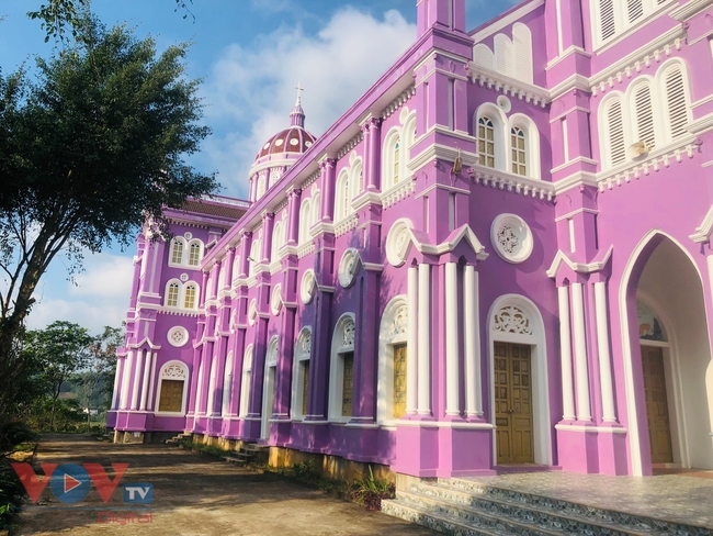 Ghé thăm nhà thờ màu tím ở miền tây Nghệ An - Ảnh 11.