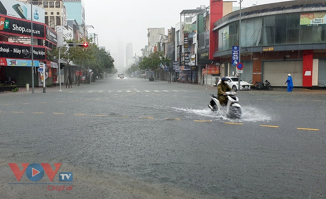 Thời tiết hôm nay: Trung Bộ và Tây Nguyên có mưa to - Ảnh 1.