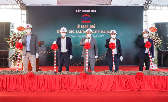 Tăng trưởng bền vững, Tập đoàn DIC vào top 50 Doanh nghiệp lợi nhuận tốt nhất Việt Nam - Ảnh 2.